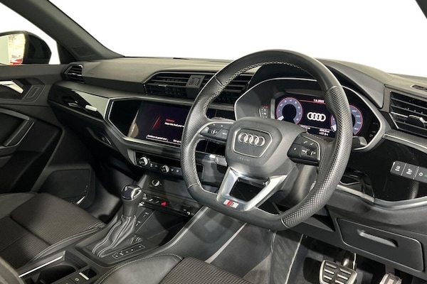 Used Audi Q3 2023 for sale - 75236321: Photo 9