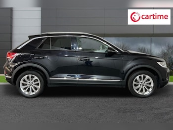 Used Volkswagen T-Roc 2022 for sale - 75704208: Photo