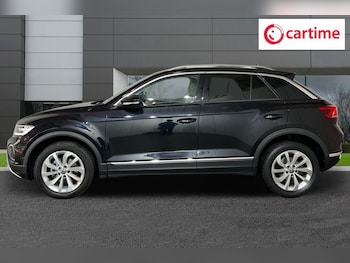 Used Volkswagen T-Roc 2022 for sale - 75704208: Photo