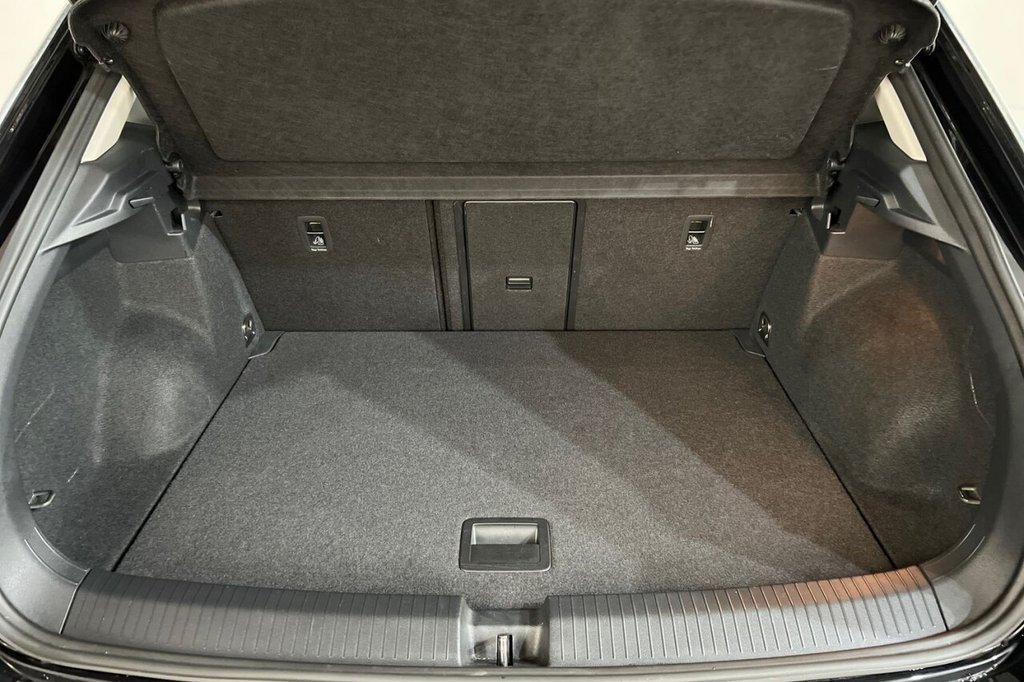 Used Volkswagen T-Roc 2022 for sale - 75704208: Photo 41