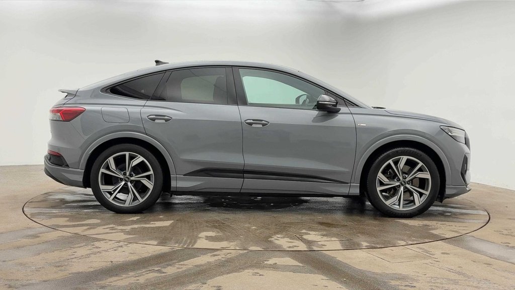 Used Audi Q4 e-tron 2022 for sale - 76454053: Photo 2