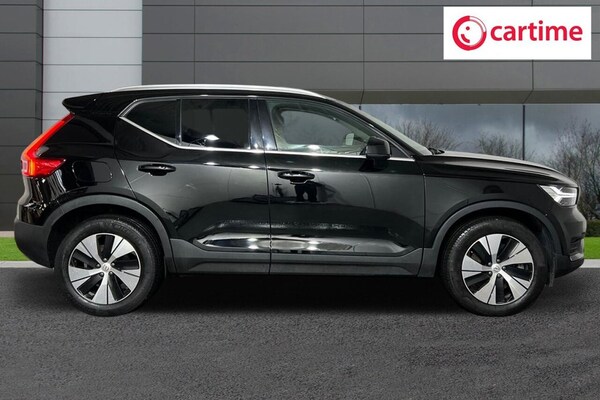 Used Volvo XC40 2021 for sale - 76124240: Photo 2
