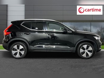 Used Volvo XC40 2021 for sale - 76124240: Photo 2