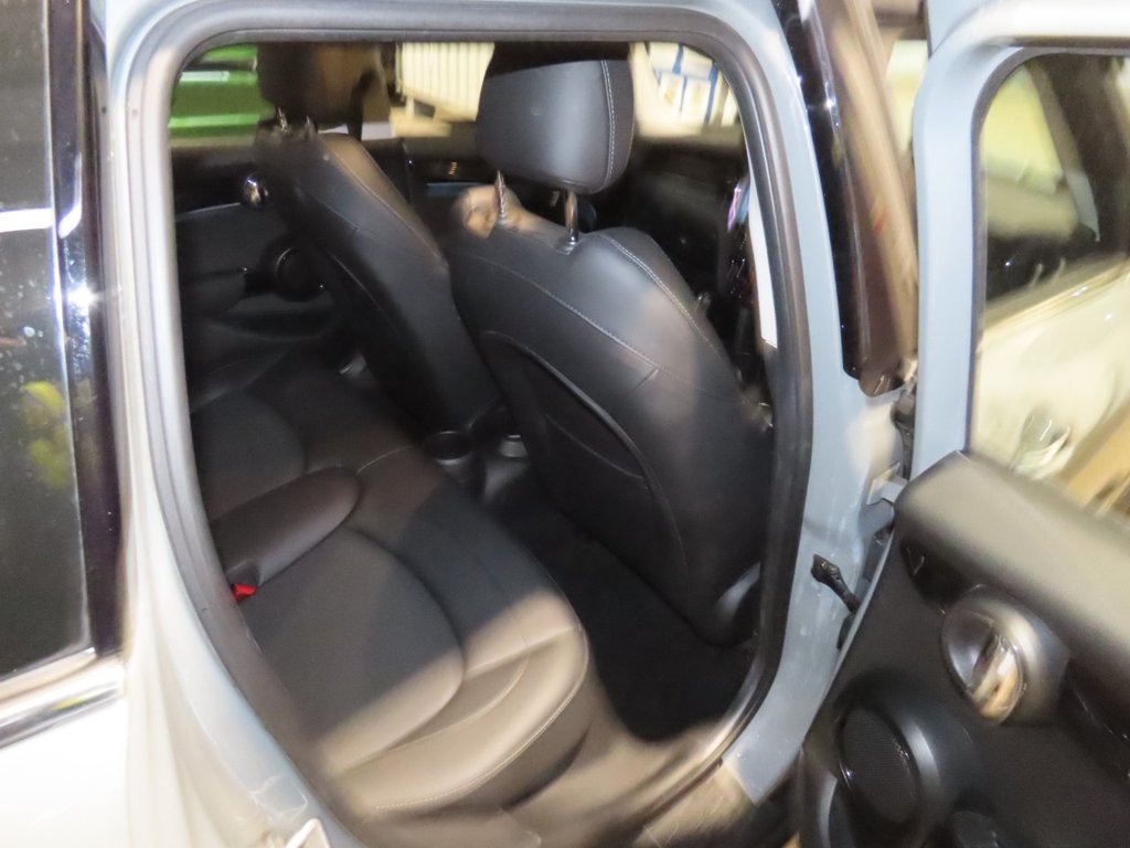 Used MINI Hatch 2022 for sale - 77655196: Photo 6