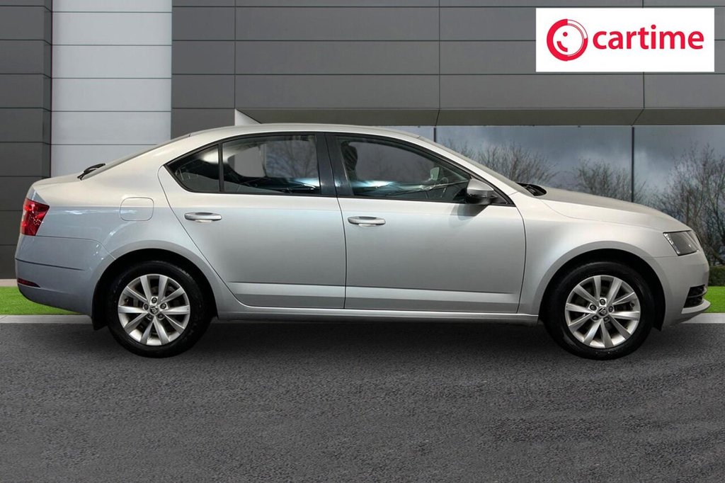 Used Skoda Octavia 2017 for sale - 76590884: Photo 2