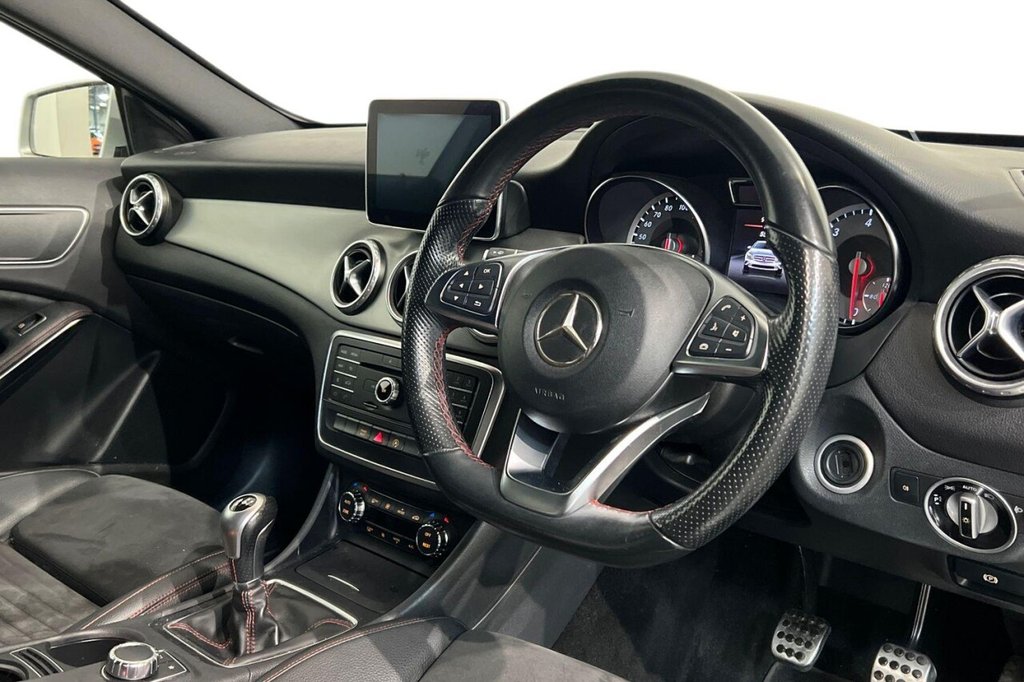 Used Mercedes-Benz GLA 2015 for sale - 76396006: Photo 9