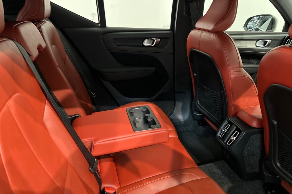 Used Volvo XC40 2020 for sale - 75877351: Photo 37