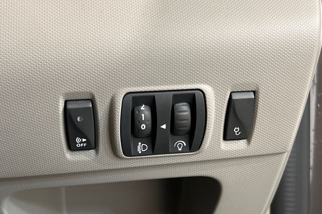 Used Renault Zoe 2017 for sale - 78096297: Photo 39