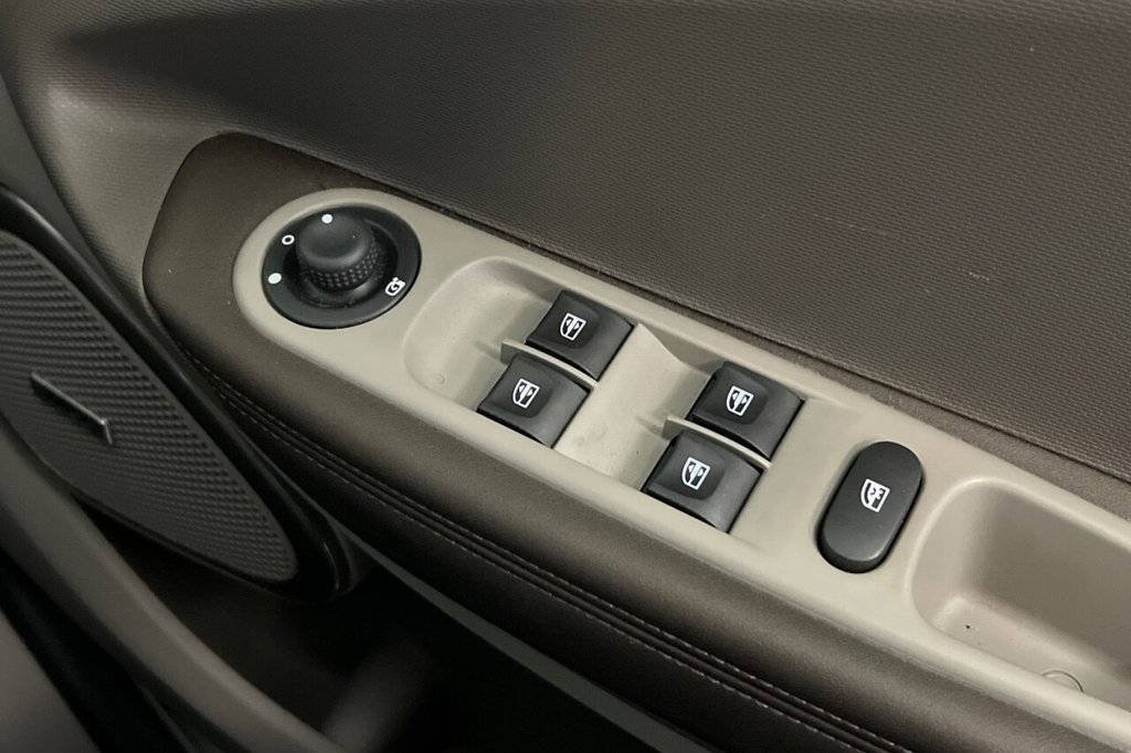 Used Renault Zoe 2017 for sale - 78096297: Photo 41