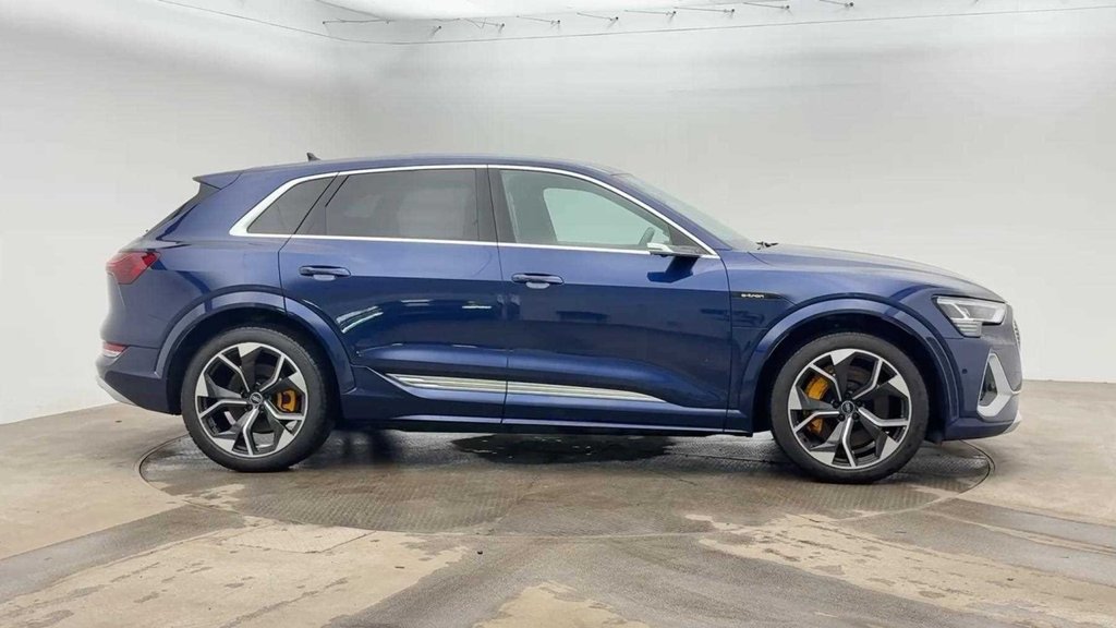 Used Audi e-tron 2021 for sale - 76655142: Photo 2