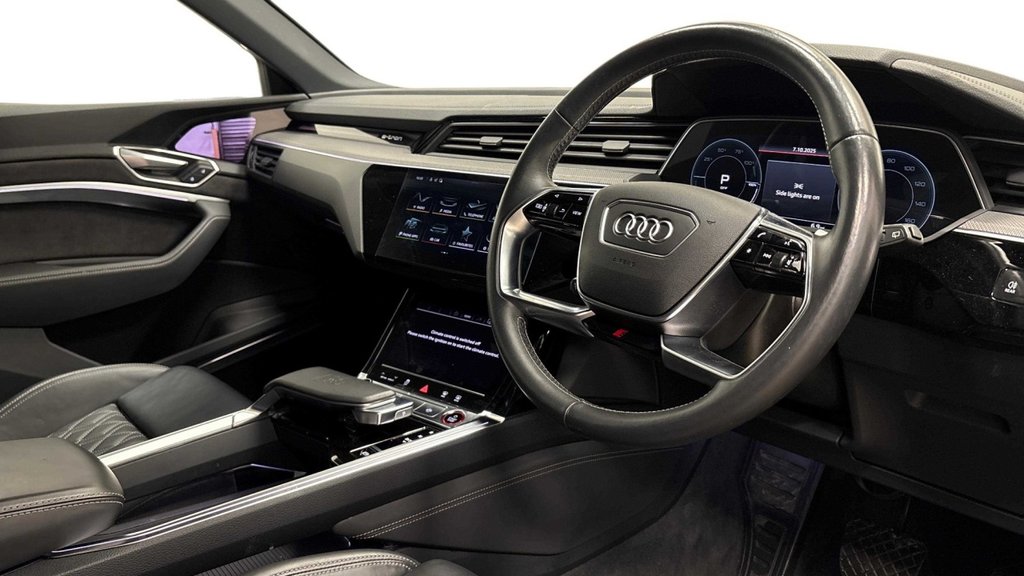 Used Audi e-tron 2021 for sale - 76655142: Photo 6