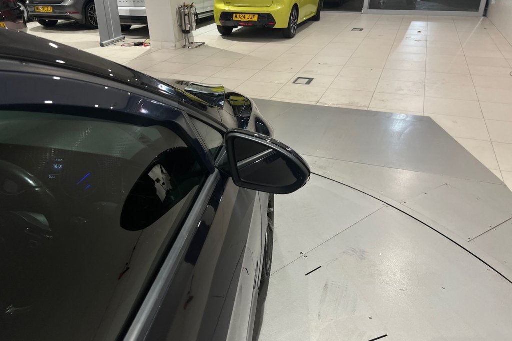 Used Volkswagen Golf 2014 for sale - 77007020: Photo 26