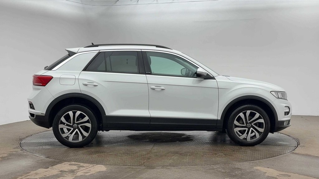 Used Volkswagen T-Roc 2021 for sale - 76962413: Photo 2