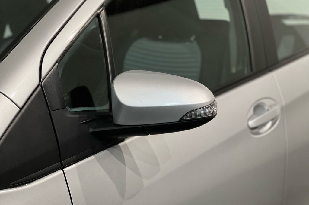 Used Toyota Yaris 2017 for sale - 76724351: Photo 17