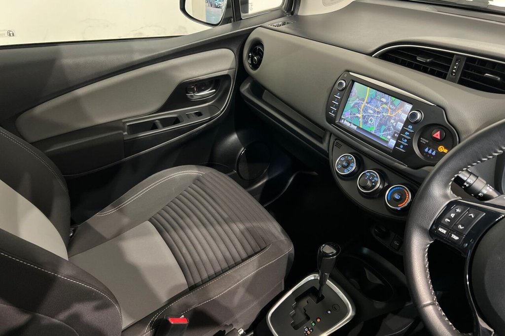 Used Toyota Yaris 2017 for sale - 76724351: Photo 34