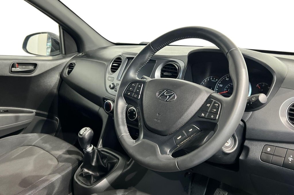 Used Hyundai i10 2018 for sale - 78056605: Photo 9