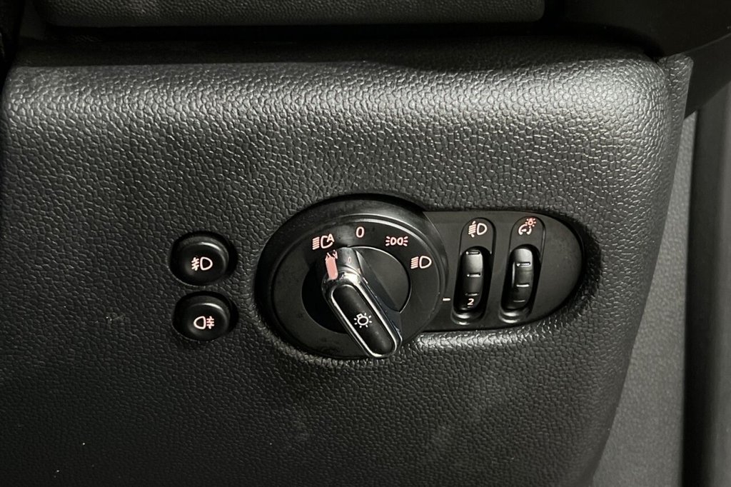 Used MINI Convertible 2019 for sale - 75716749: Photo 35