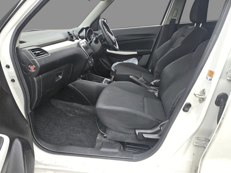 Used Suzuki Swift 2021 for sale - 77748875: Photo 5