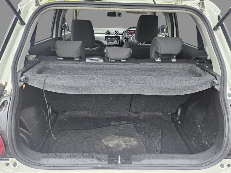 Used Suzuki Swift 2021 for sale - 77748875: Photo 6