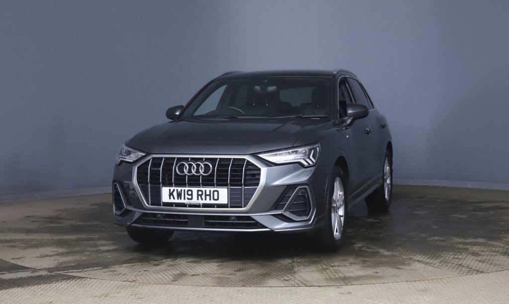 Used Audi Q3 2019 for sale - 77463922: Photo 2