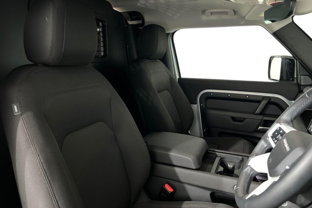 Used Land Rover Defender 2024 for sale - 76048010: Photo 10