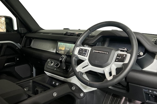 Used Land Rover Defender 2024 for sale - 76048010: Photo 9