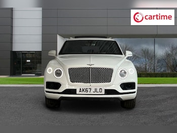 Used Bentley Bentayga 2017 for sale - 75986635: Photo