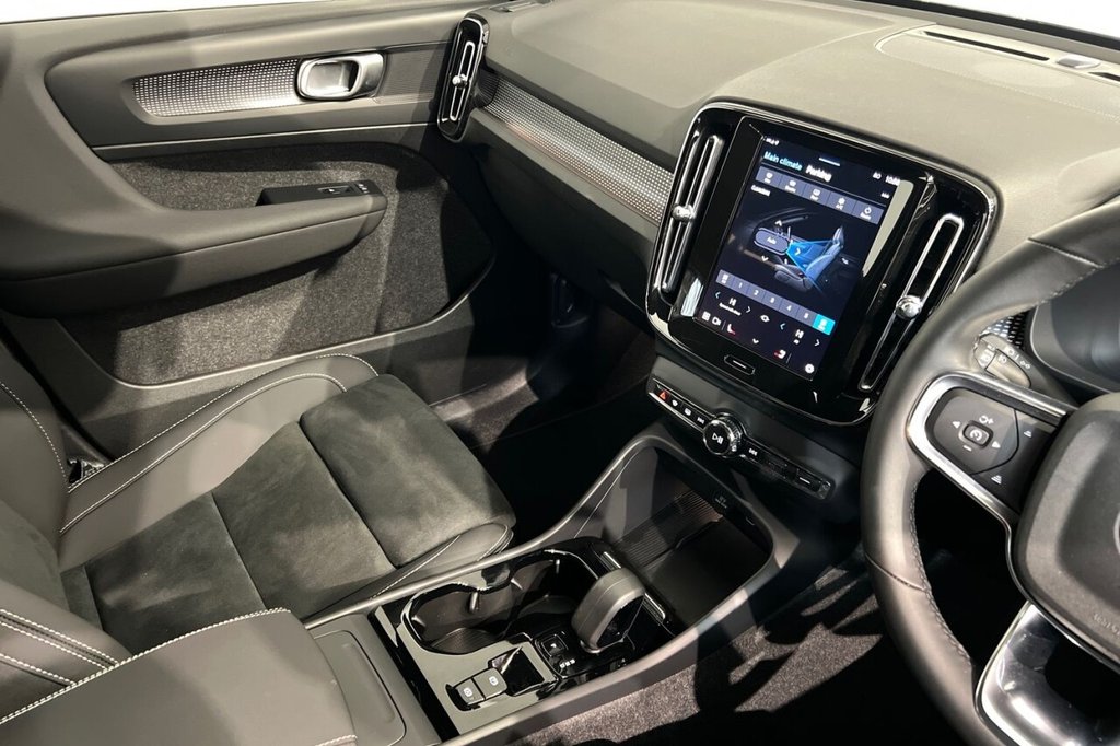 Used Volvo XC40 2024 for sale - 76039171: Photo 35