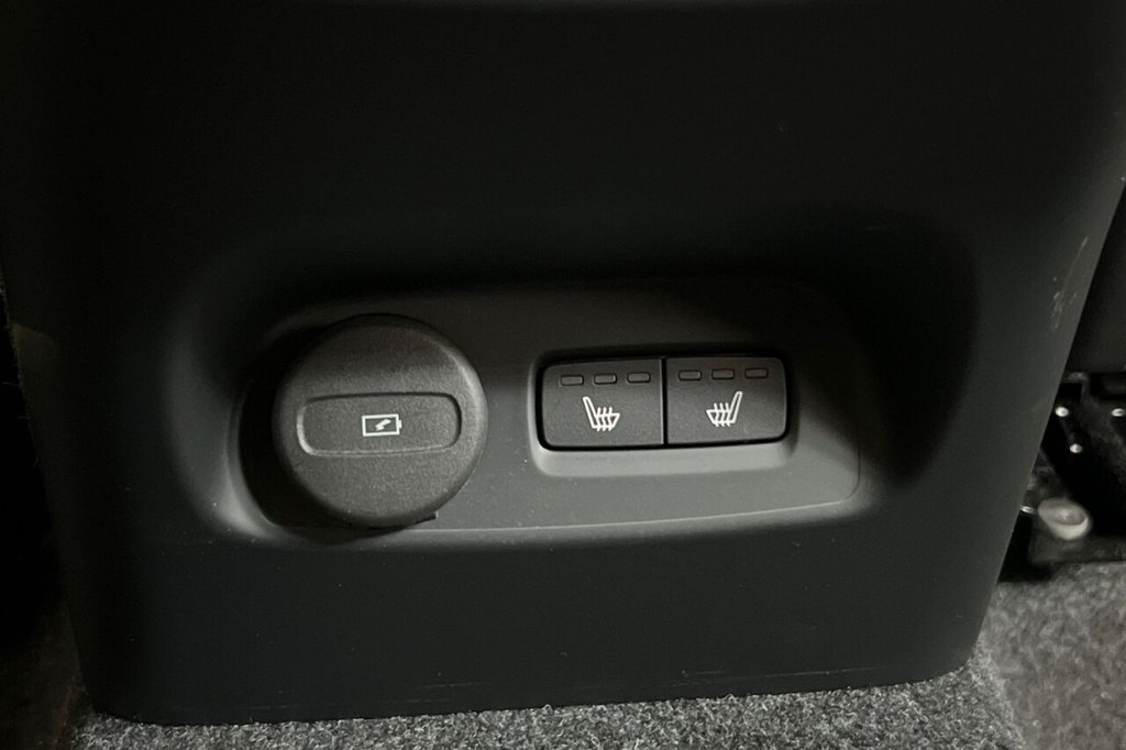 Used Volvo XC40 2024 for sale - 76039171: Photo 42