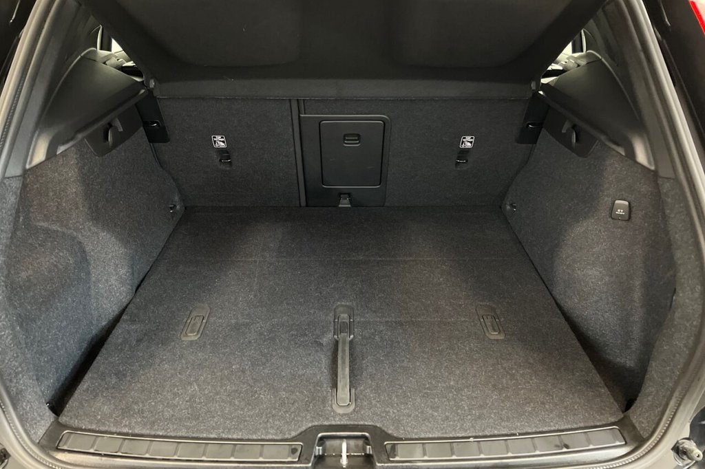 Used Volvo XC40 2024 for sale - 76039171: Photo 44