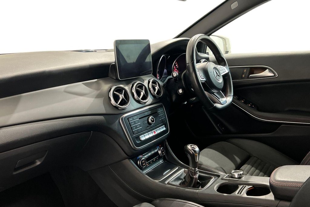 Used Mercedes-Benz GLA 2018 for sale - 76999227: Photo 11