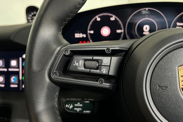 Used Porsche Taycan 2022 for sale - 76132199: Photo 26