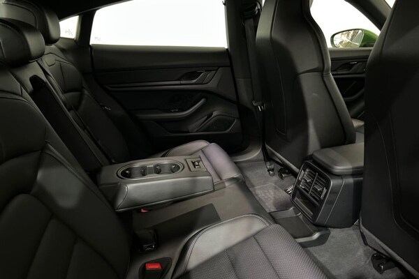 Used Porsche Taycan 2022 for sale - 76132199: Photo 43