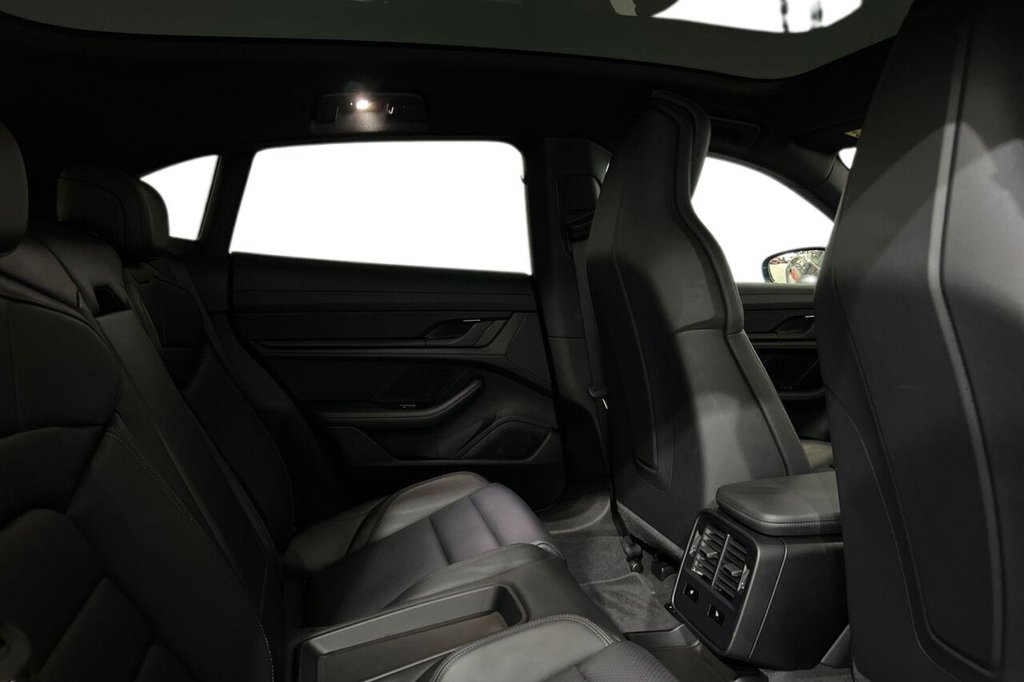 Used Porsche Taycan 2024 for sale - 76731169: Photo 10