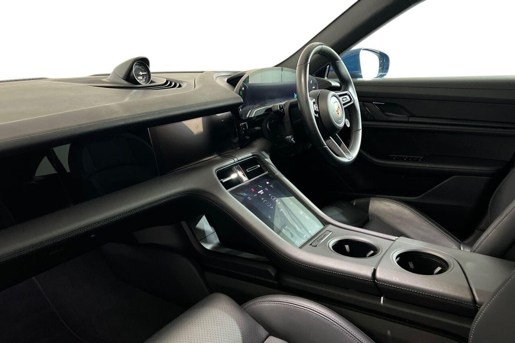 Used Porsche Taycan 2024 for sale - 76731169: Photo 11