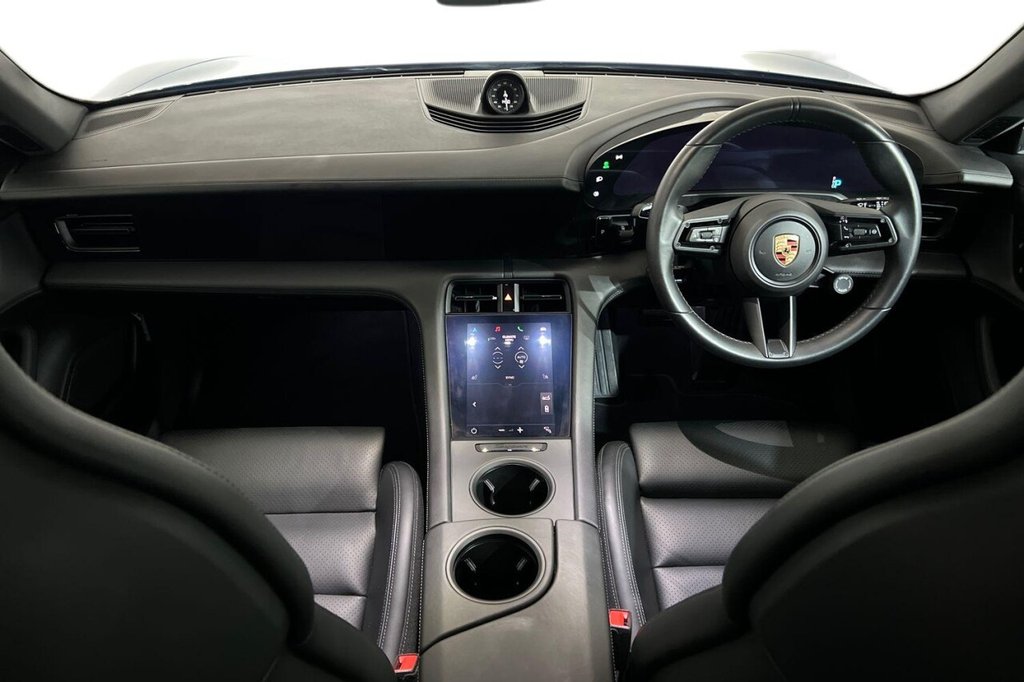 Used Porsche Taycan 2024 for sale - 76731169: Photo 12