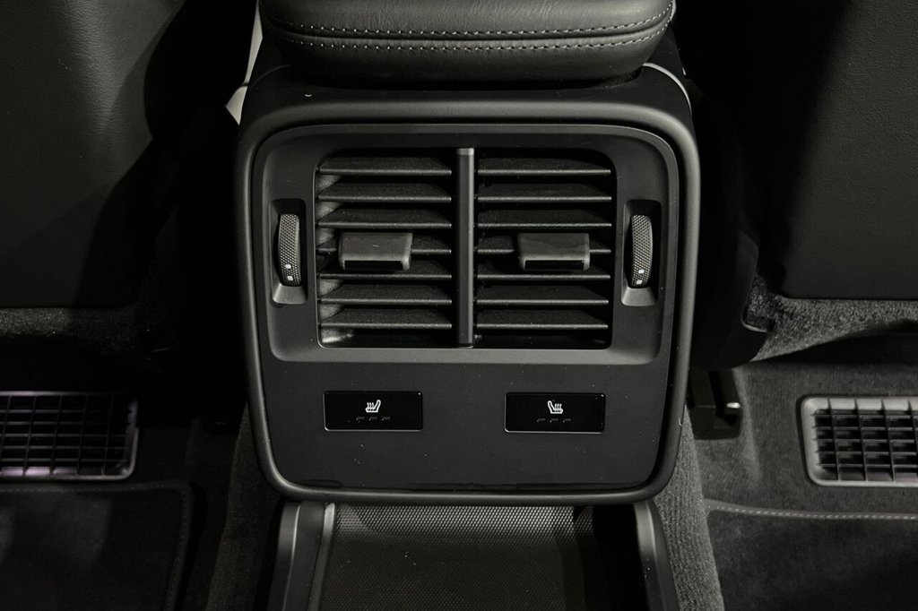 Used Porsche Taycan 2024 for sale - 76731169: Photo 44