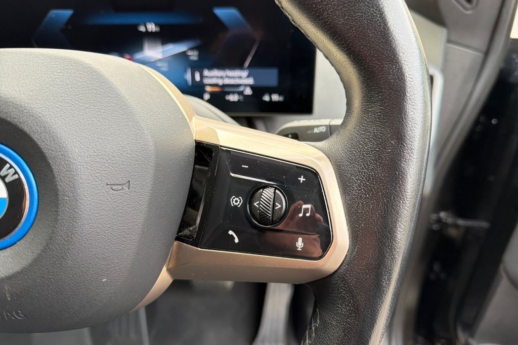 Used BMW iX 2023 for sale - 77952759: Photo 39