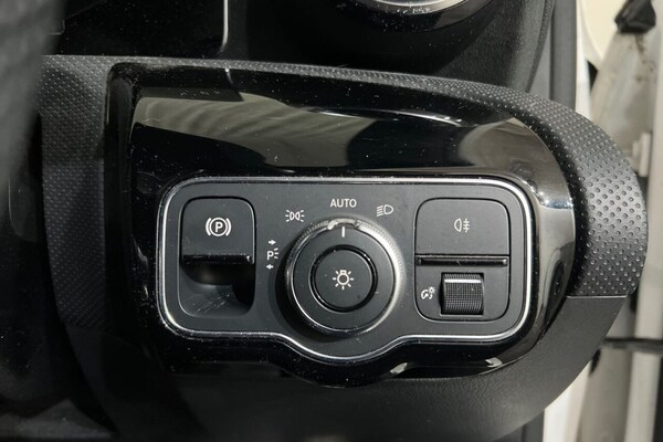 Used Mercedes-Benz A-Class 2018 for sale - 75998013: Photo 27