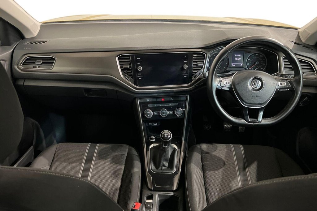 Used Volkswagen T-Roc 2018 for sale - 76635531: Photo 12