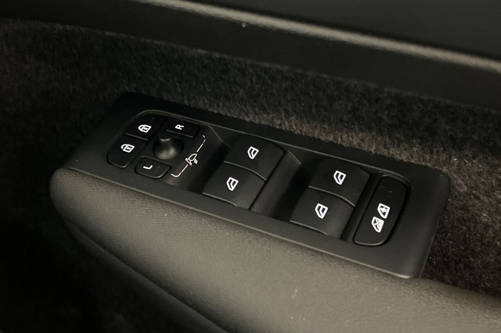 Used Volvo C40 2024 for sale - 77952682: Photo 41