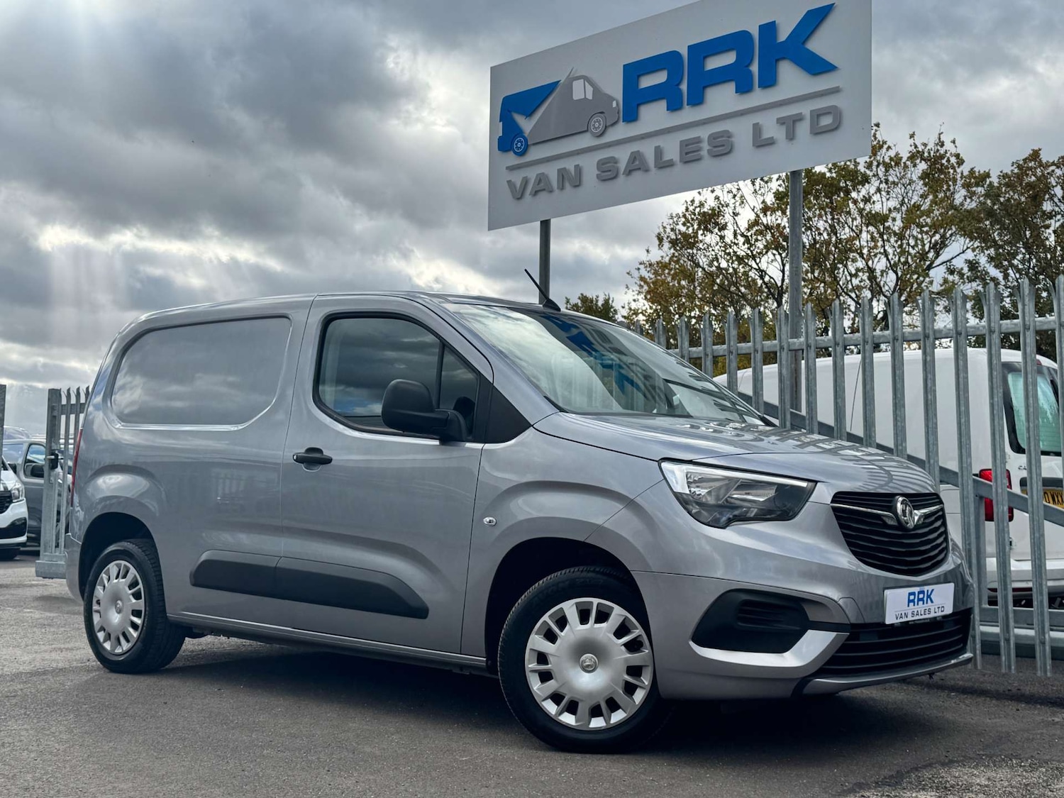 Used Vauxhall Combo 2019 for sale - 76451755: Photo 1