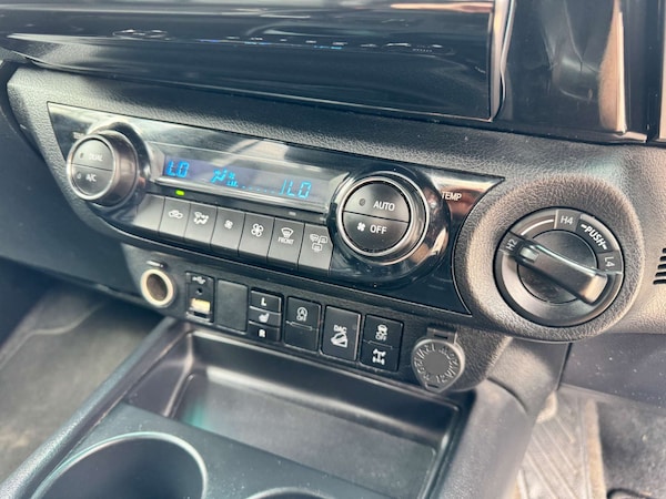 Used Toyota Hilux 2022 for sale - 76278025: Photo 14