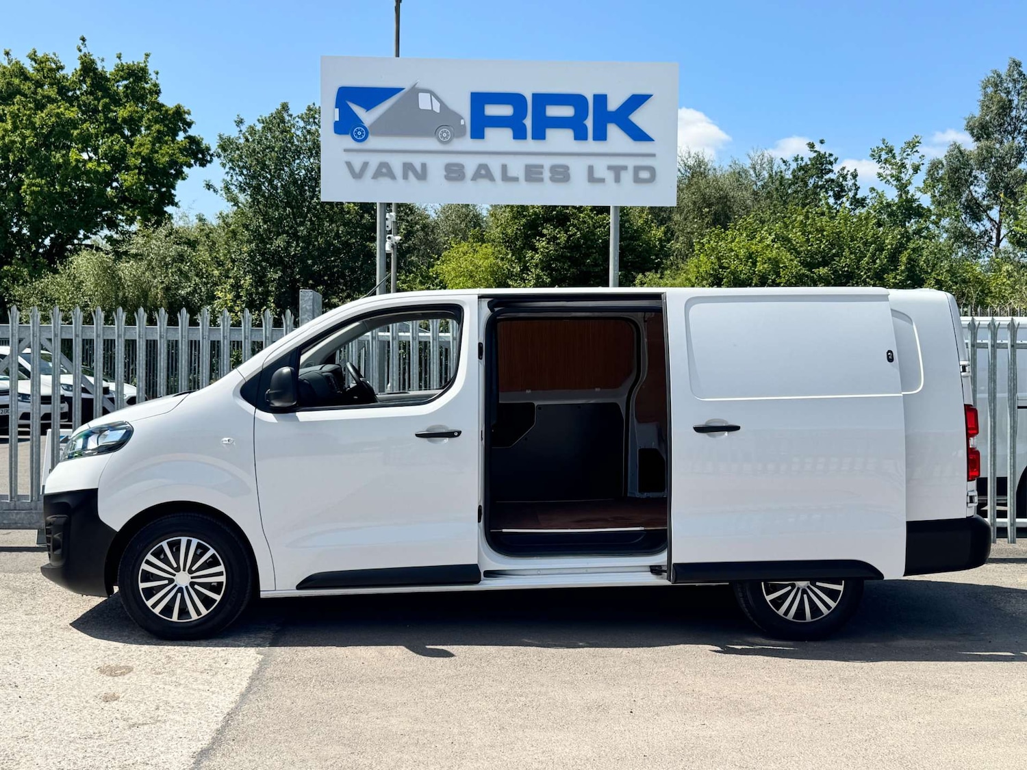 Used Vauxhall Vivaro 2022 for sale - 76600555: Photo 3