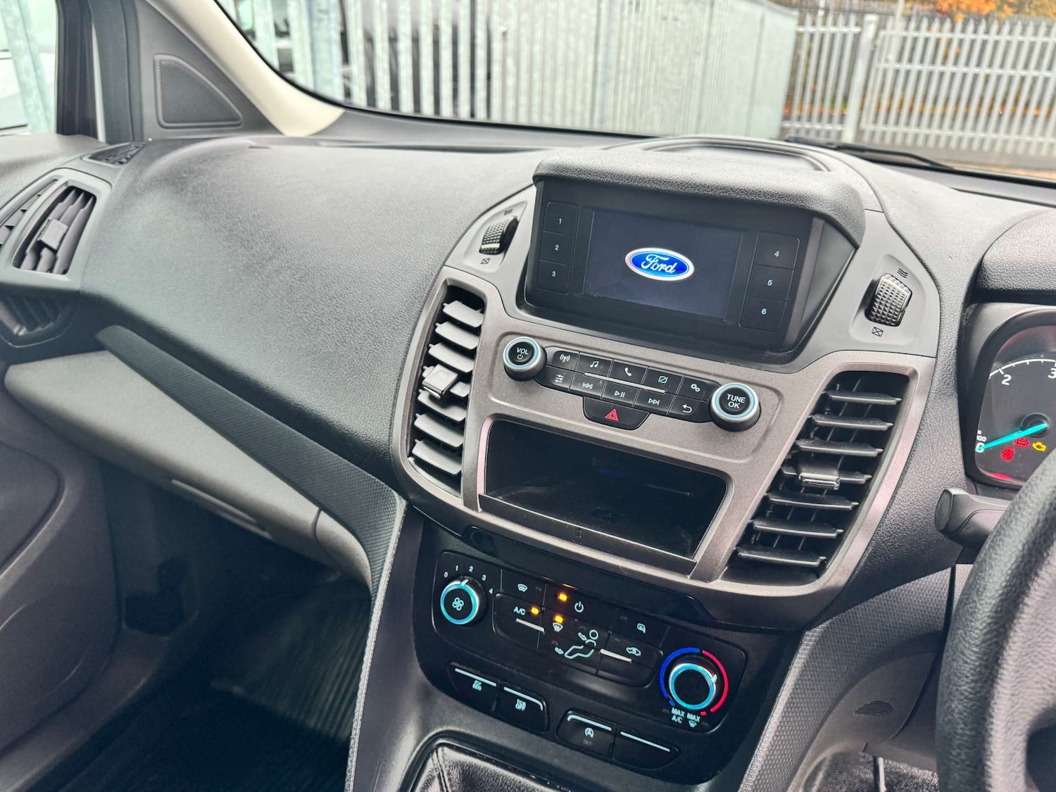 Used Ford Transit Connect 2019 for sale - 76547277: Photo 11