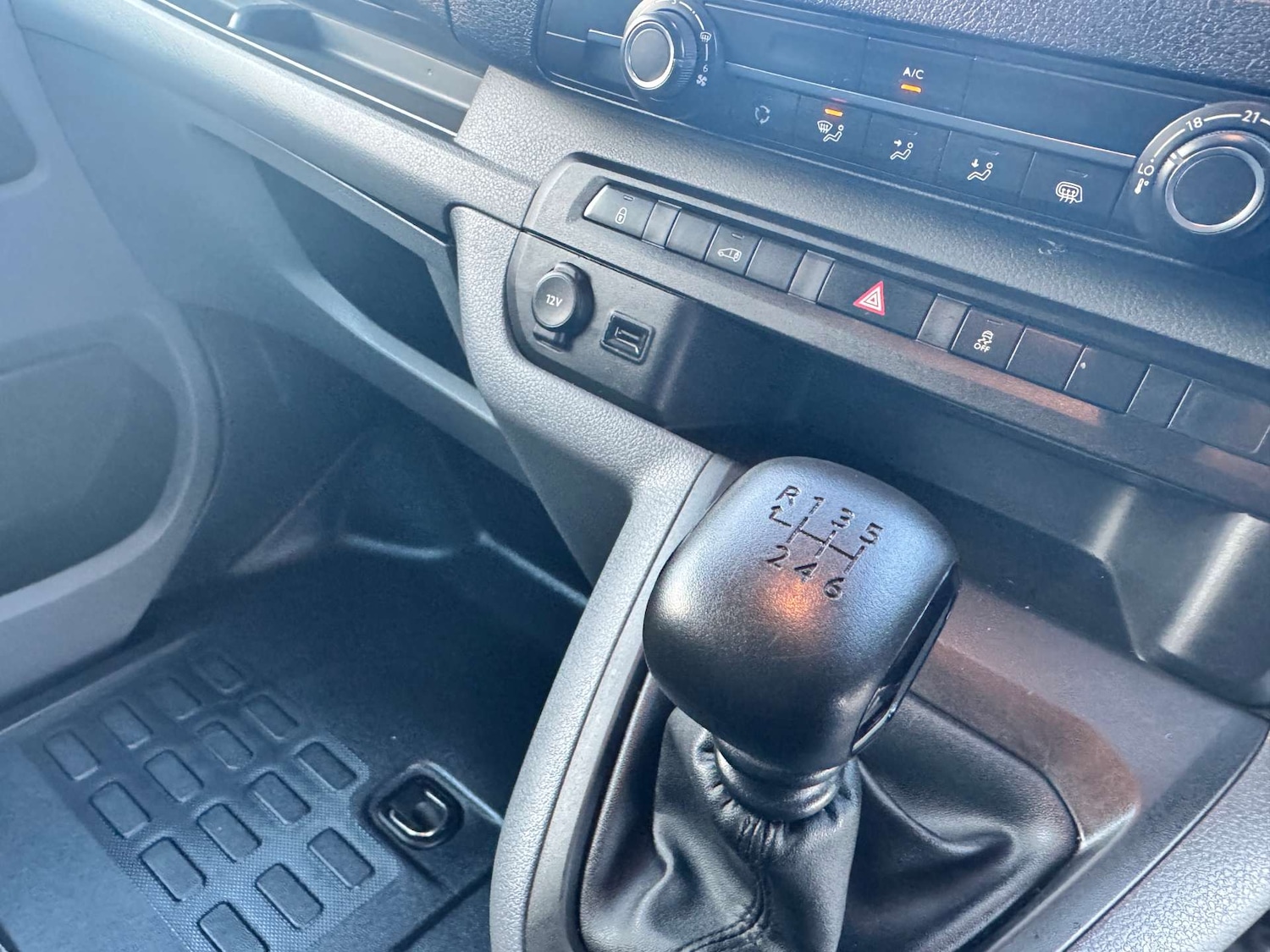 Used Peugeot Expert 2019 for sale - 77022333: Photo 11