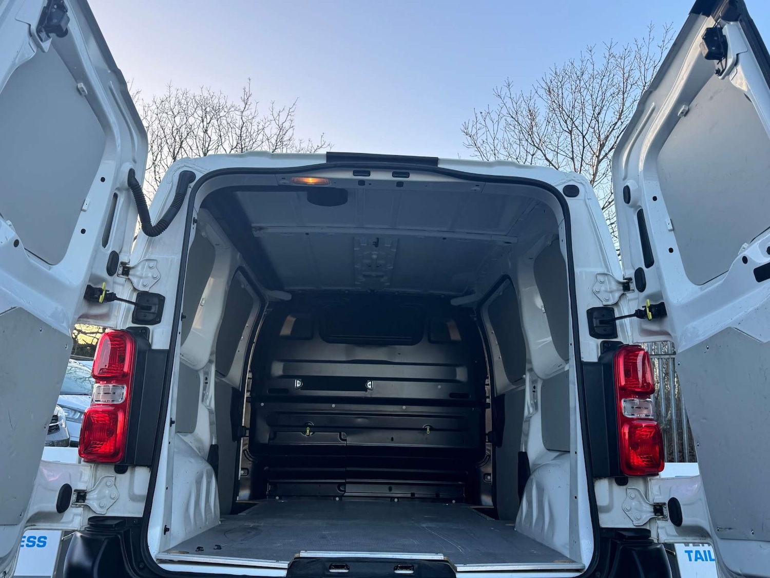 Used Peugeot Expert 2019 for sale - 77022333: Photo 35