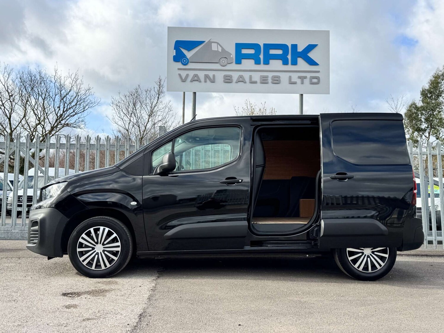 Used Peugeot Partner 2023 for sale - 77644030: Photo 30