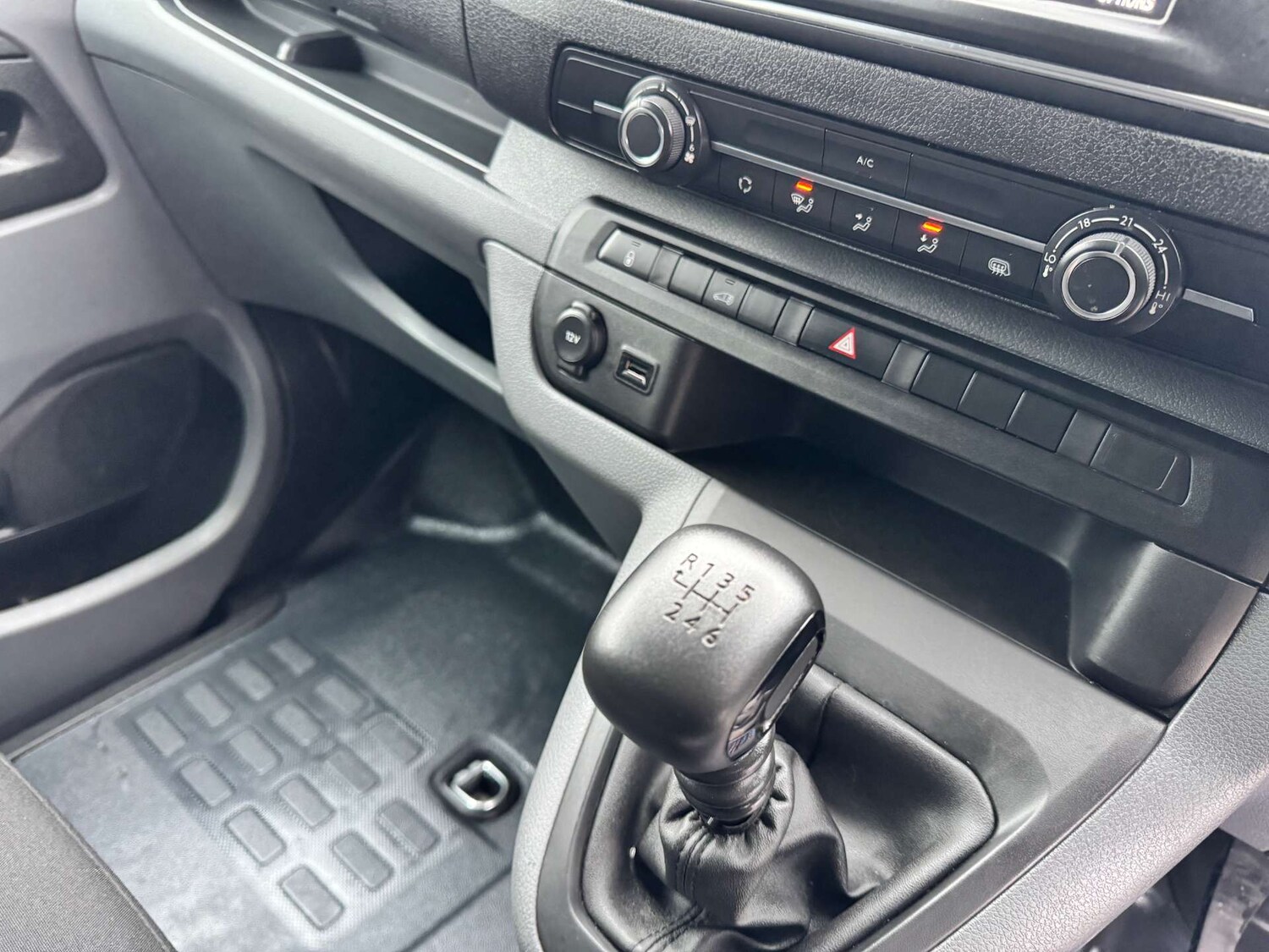 Used Vauxhall Vivaro 2022 for sale - 77409790: Photo 18