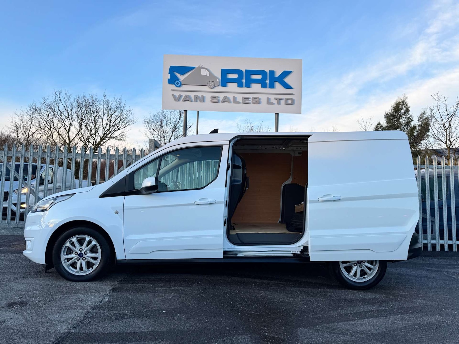 Used Ford Transit Connect 2023 for sale - 77201555: Photo 2